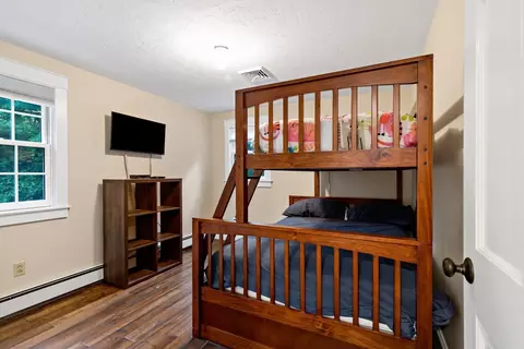 Bedroom - 18 Dinahs Way, Wareham, MA 02571 photo 5 of 7