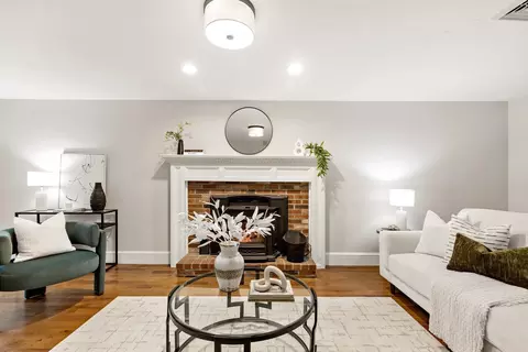 Living - 18 Dinahs Way, Wareham, MA 02571 photo 1 of 4