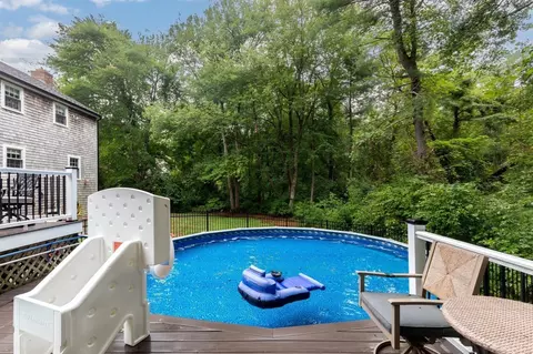 Exterior - 18 Dinahs Way, Wareham, MA 02571 photo 8 of 9