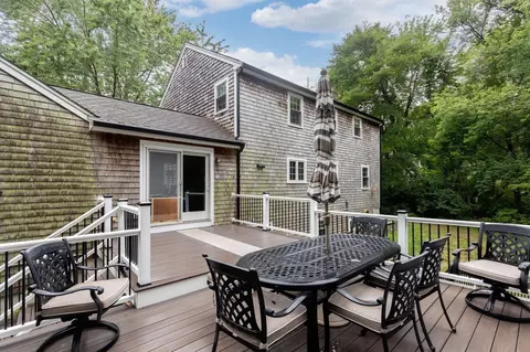 Exterior - 18 Dinahs Way, Wareham, MA 02571 photo 7 of 9