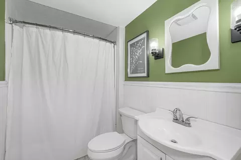 Bath - 16 Central St, Wakefield, MA 01880 photo 1 of 2