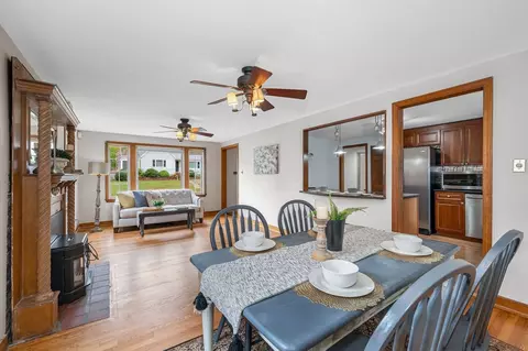 Dining - 16 Central St, Wakefield, MA 01880 photo 2 of 2