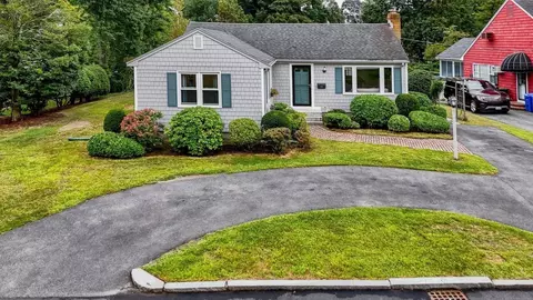 Exterior - 16 Central St, Wakefield, MA 01880 photo 2 of 12