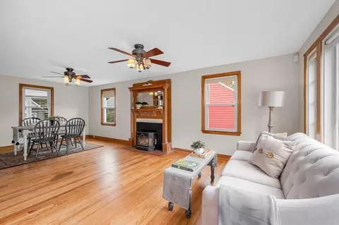 Living - 16 Central St, Wakefield, MA 01880 photo 4 of 4