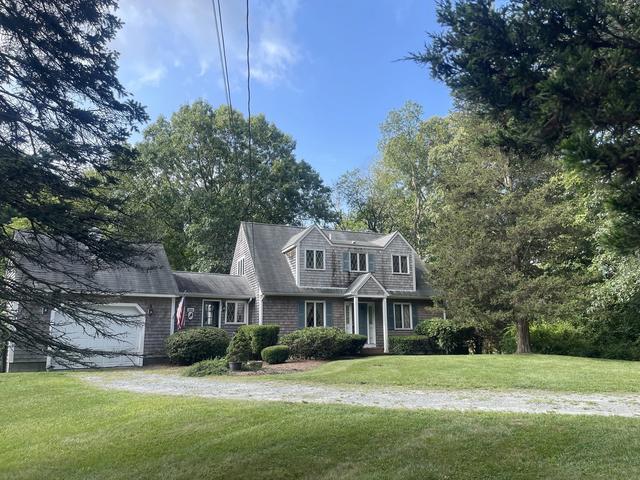 18 Town Landing Rd, Berkley, MA 02779