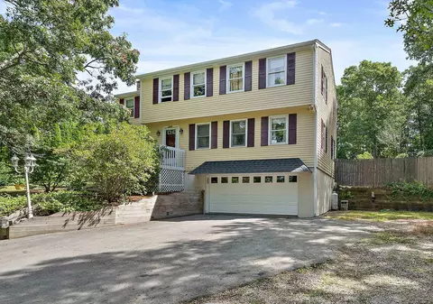 2072 State Rd, Plymouth, MA 02360