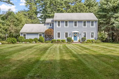 18 Silva St, Carver, MA 02330