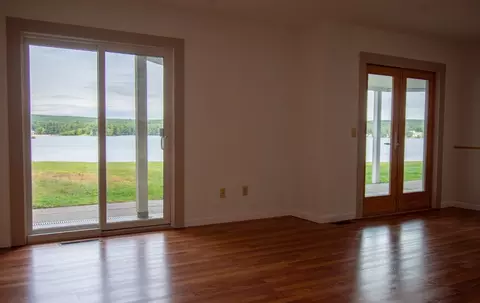 Living - 604 Beacon Park #604, Webster, MA 01570 photo 2 of 5