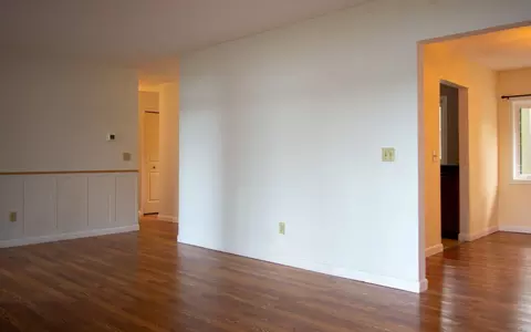 Living - 604 Beacon Park #604, Webster, MA 01570 photo 4 of 5