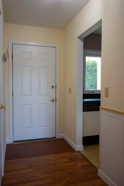 Entry Way - 604 Beacon Park #604, Webster, MA 01570 photo 1 of 1