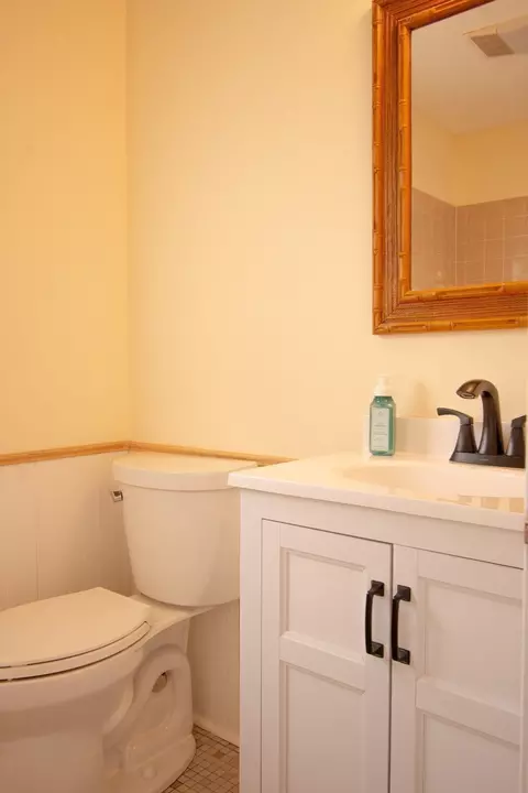 Bath - 604 Beacon Park #604, Webster, MA 01570 photo 2 of 5
