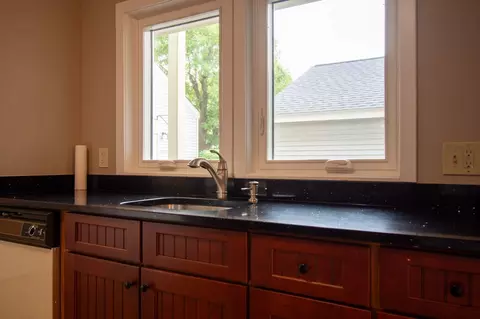 Kitchen - 604 Beacon Park #604, Webster, MA 01570 photo 2 of 2