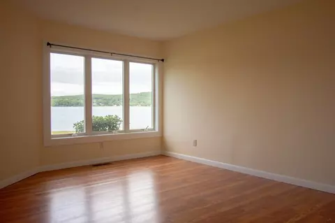 Living - 604 Beacon Park #604, Webster, MA 01570 photo 5 of 5