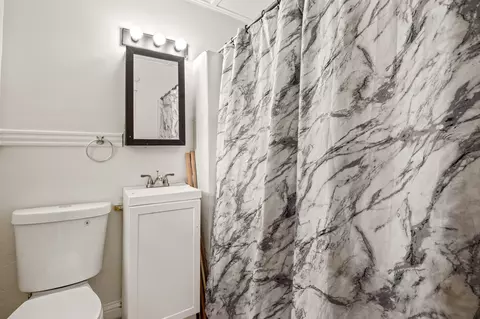 Bath - 136 Marsden St, Springfield, MA 01109 photo 1 of 1
