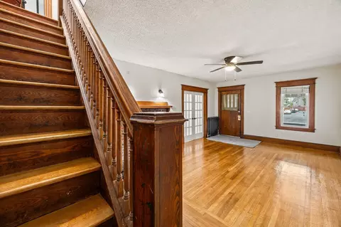 Living - 136 Marsden St, Springfield, MA 01109 photo 6 of 6