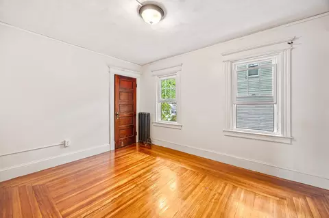 Bedroom - 136 Marsden St, Springfield, MA 01109 photo 1 of 7