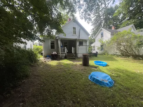 31 Eddy St, Ware, MA 01082 photo 2