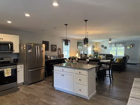 Kitchen - 342 Onset Ave, Wareham, MA 02571 photo 4 of 4