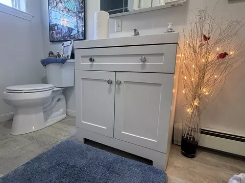 Bath - 342 Onset Ave, Wareham, MA 02571 photo 1 of 5