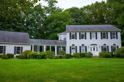 5 Vose Hill Rd, Westford, MA 01886