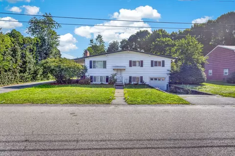 19 Oak Ridge Dr E, Brockton, MA 02301