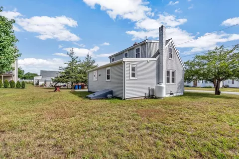 Exterior - 4 Cherry St, Wareham, MA 02571 photo 2 of 6