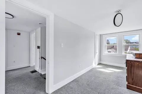 Entry Way - 4 Cherry St, Wareham, MA 02571 photo 2 of 4