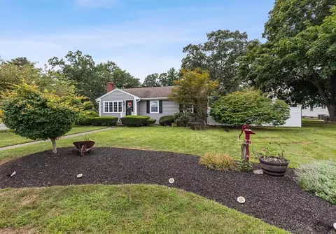 55 St Laurent, Seekonk, MA 02771