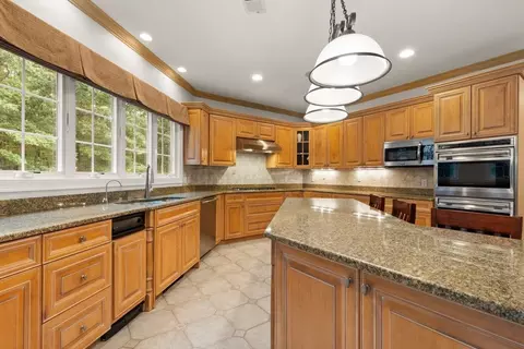 Kitchen - 66 Eisenhower Dr, Sharon, MA 02067 photo 4 of 4