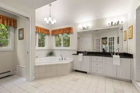 Bath - 66 Eisenhower Dr, Sharon, MA 02067 photo 2 of 4