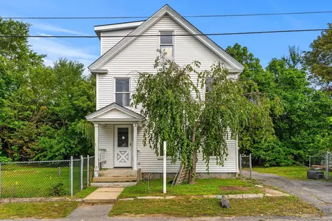 11 Lorenzo St, Leominster, MA 01453