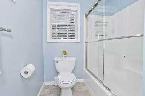 Bath - 55 Pinecrest Dr #55, Chicopee, MA 01020 photo 2 of 4