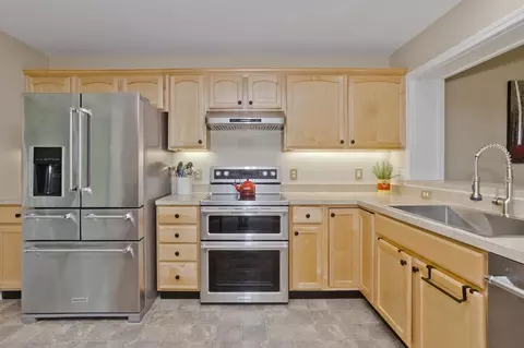 Kitchen - 55 Pinecrest Dr #55, Chicopee, MA 01020 photo 4 of 5