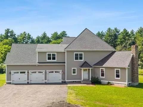 80 Joshua Ln, Taunton, MA 02718