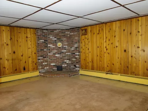 Living - 128 Sutton Rd, Webster, MA 01570 photo 4 of 5