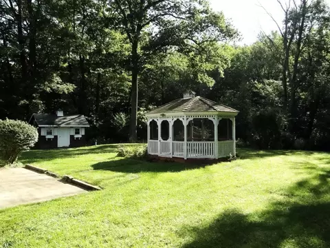 Exterior - 128 Sutton Rd, Webster, MA 01570 photo 3 of 3
