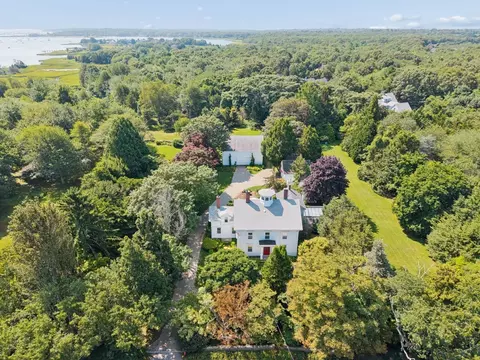 288 Russells Mills Rd, Dartmouth, MA 02748