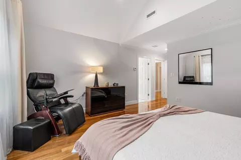 Bedroom - 65 Crescent Rd #65, Needham, MA 02494 photo 3 of 9