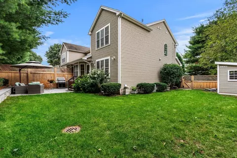 Exterior - 65 Crescent Rd #65, Needham, MA 02494 photo 7 of 8