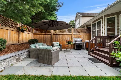 Exterior - 65 Crescent Rd #65, Needham, MA 02494 photo 5 of 8