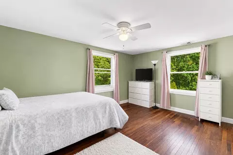 Bedroom - 36 Main Ave, Wareham, MA 02538 photo 3 of 8