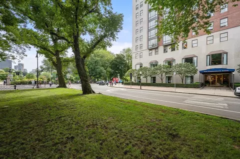 2 Commonwealth #8G, Boston, MA 02116