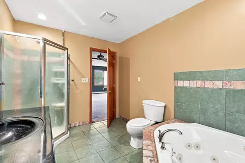 Bath - 45 Campbell Dr, Easthampton, MA 01027 photo 3 of 4