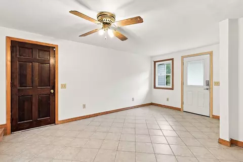 Living - 45 Campbell Dr, Easthampton, MA 01027 photo 3 of 10