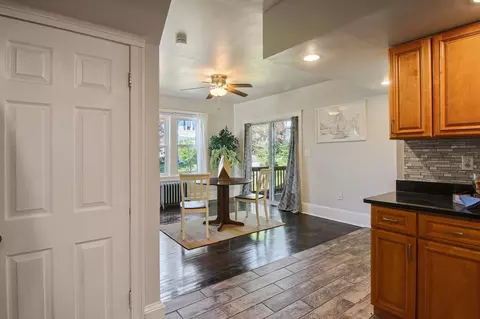 Entry Way - 4 Longfellow Rd, Worcester, MA 01602 photo 3 of 6