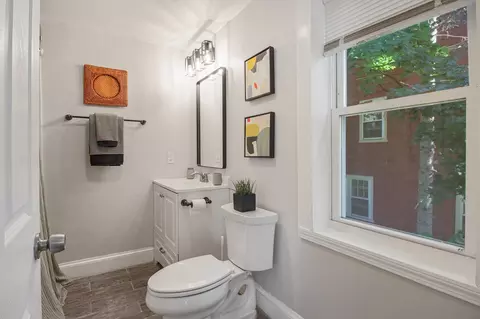 Bath - 4 Longfellow Rd, Worcester, MA 01602 photo 2 of 4