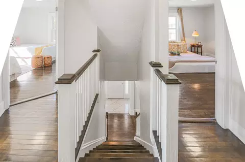 Entry Way - 4 Longfellow Rd, Worcester, MA 01602 photo 4 of 6