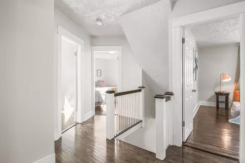 Entry Way - 4 Longfellow Rd, Worcester, MA 01602 photo 5 of 6