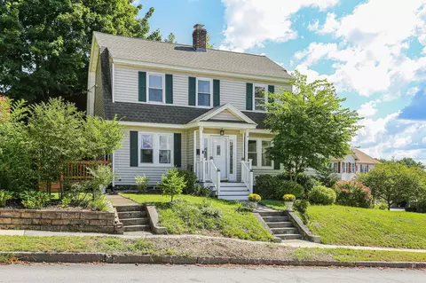 Exterior - 4 Longfellow Rd, Worcester, MA 01602 photo 2 of 5