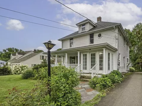 69 East St, South Hadley, MA 01075